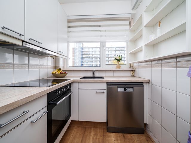 Burgemeester Hazenberglaan 99, Rotterdam