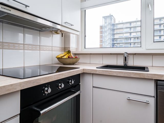 Burgemeester Hazenberglaan 99, Rotterdam