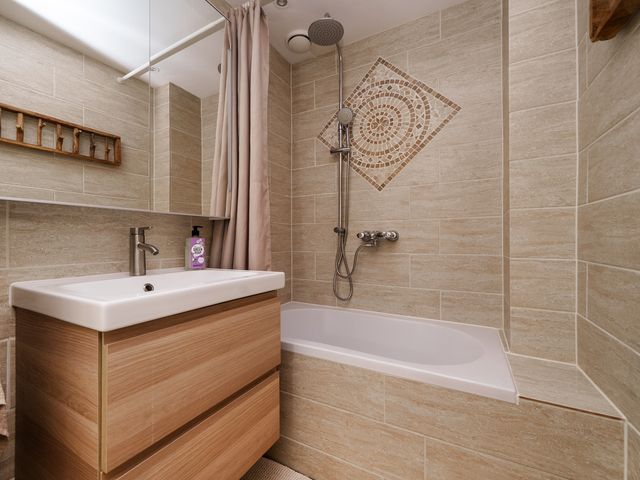 Burgemeester Hazenberglaan 99, Rotterdam