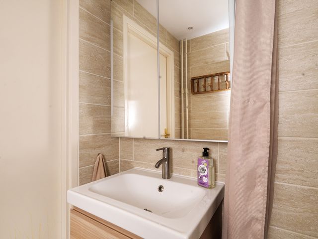 Burgemeester Hazenberglaan 99, Rotterdam