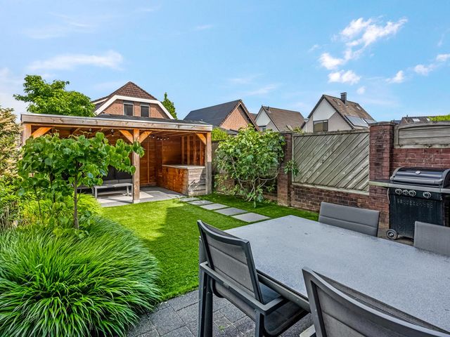 Steenakker 24, Gendt