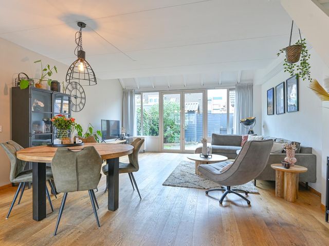 Tamboerlaan 91, Hoogeveen