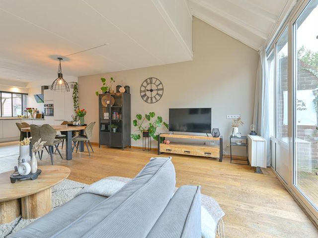 Tamboerlaan 91, Hoogeveen