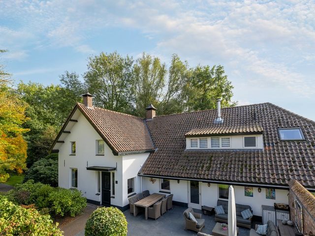 Runselstraat 10, Berghem