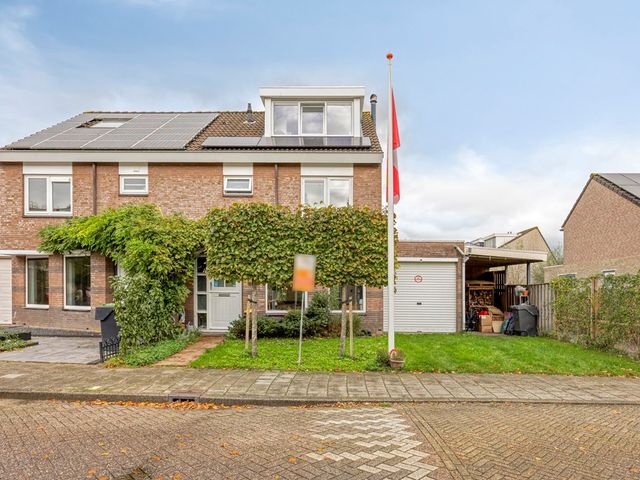 Weegbreelaan 11, Zoeterwoude