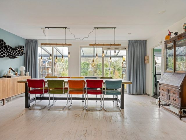 Weegbreelaan 11, Zoeterwoude