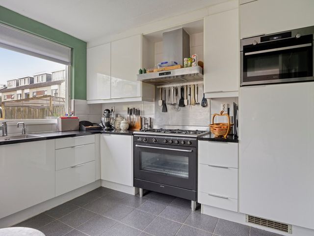 Weegbreelaan 11, Zoeterwoude