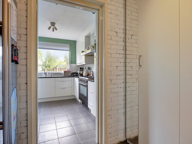 Weegbreelaan 11, Zoeterwoude