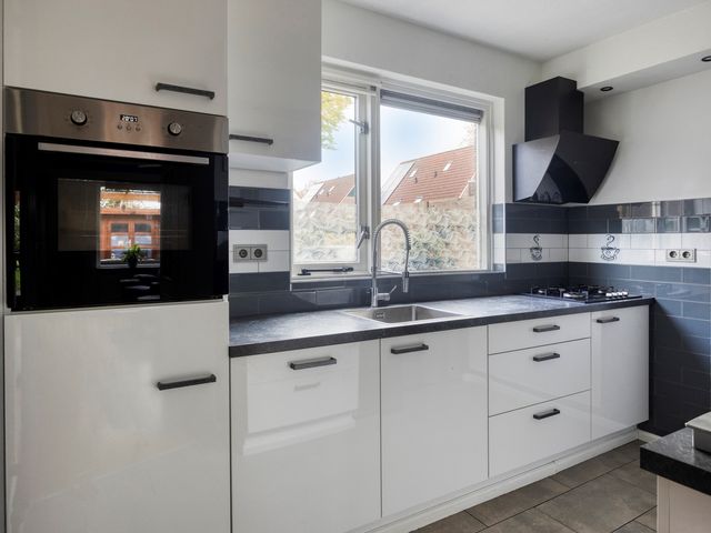 De Hooge Wheeën 12, Oldemarkt