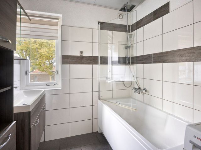 De Hooge Wheeën 12, Oldemarkt