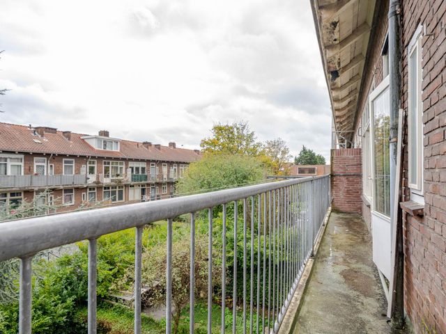 Dorpsweg 144C, Rotterdam