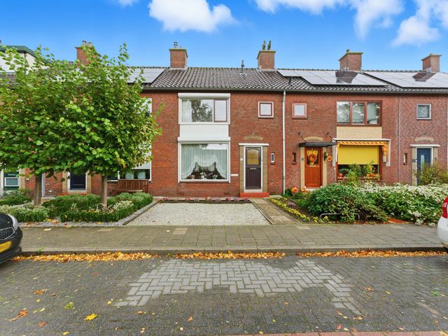 W B van der Veldenstraat 11, Alblasserdam