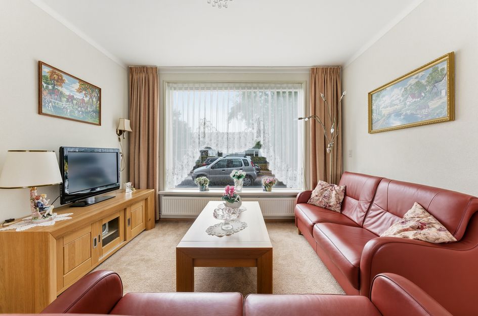 W B van der Veldenstraat 11