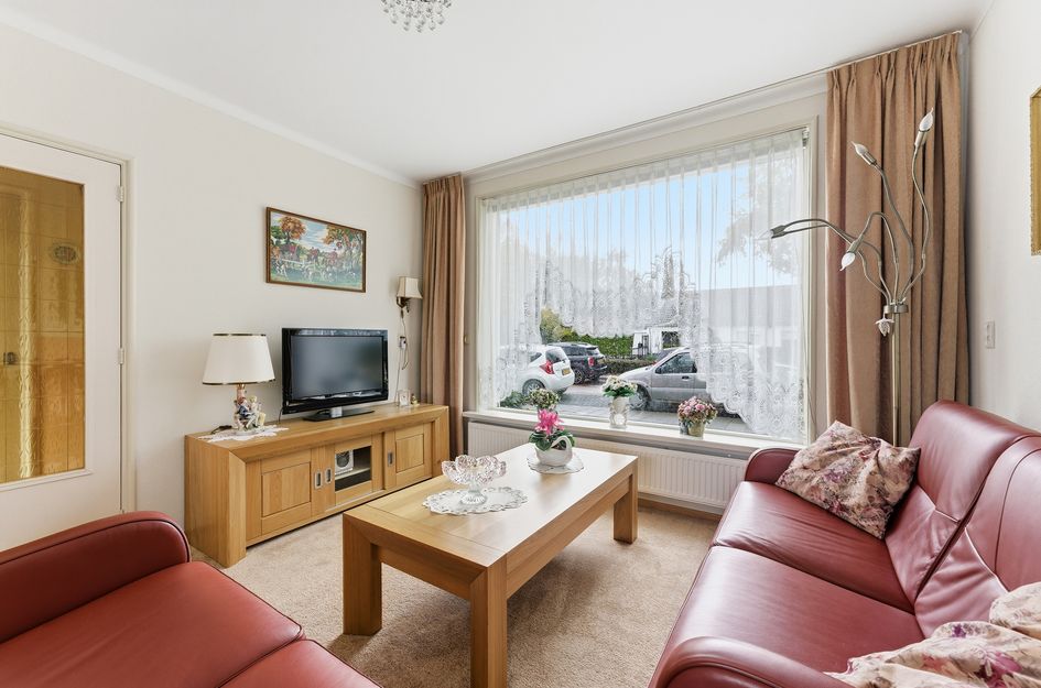 W B van der Veldenstraat 11