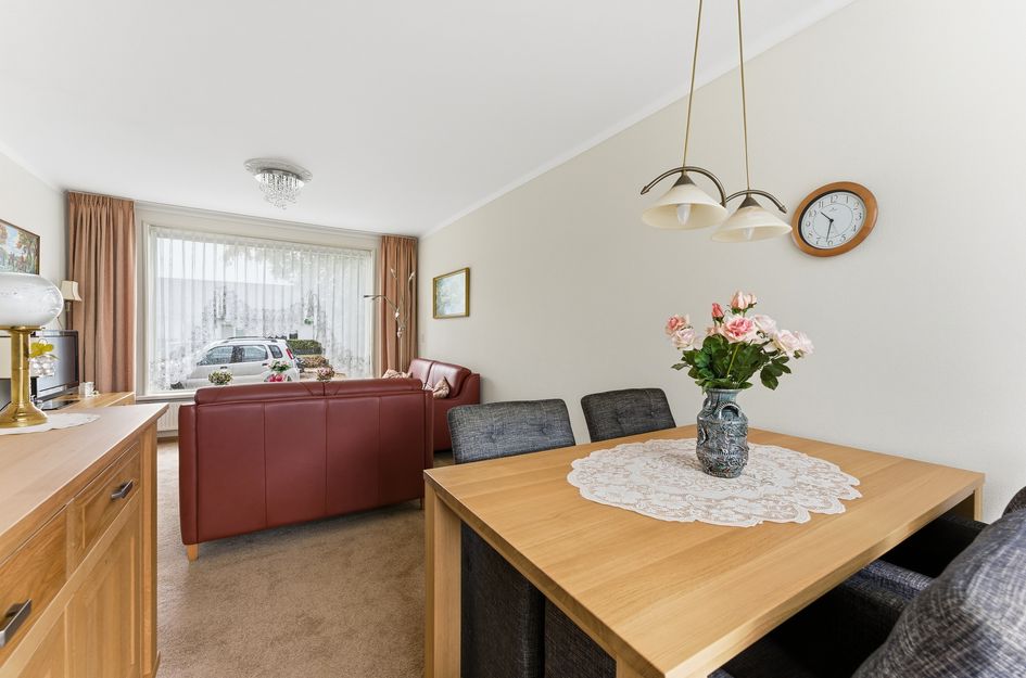 W B van der Veldenstraat 11