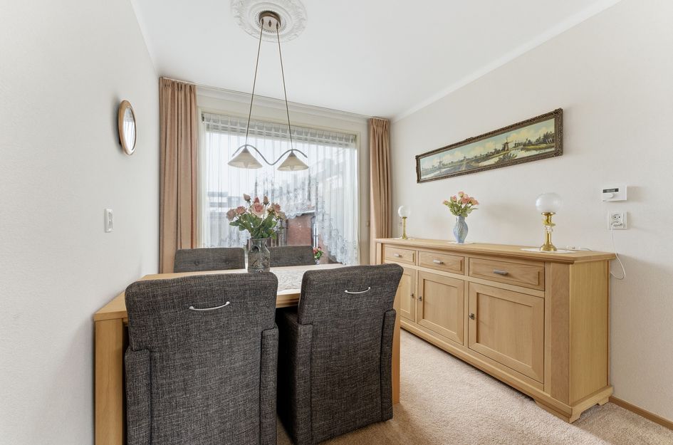 W B van der Veldenstraat 11