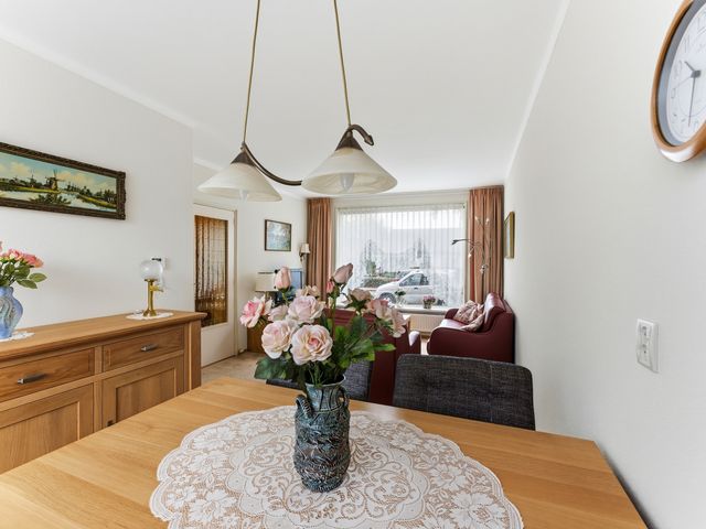 W B van der Veldenstraat 11, Alblasserdam