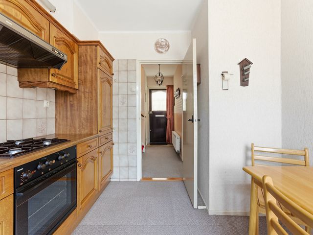 W B van der Veldenstraat 11, Alblasserdam