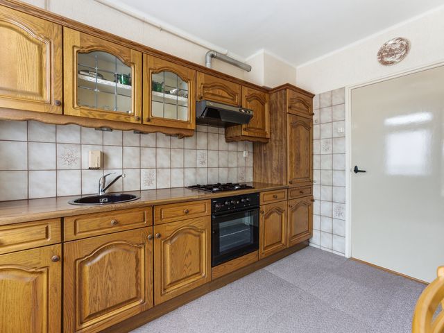 W B van der Veldenstraat 11, Alblasserdam