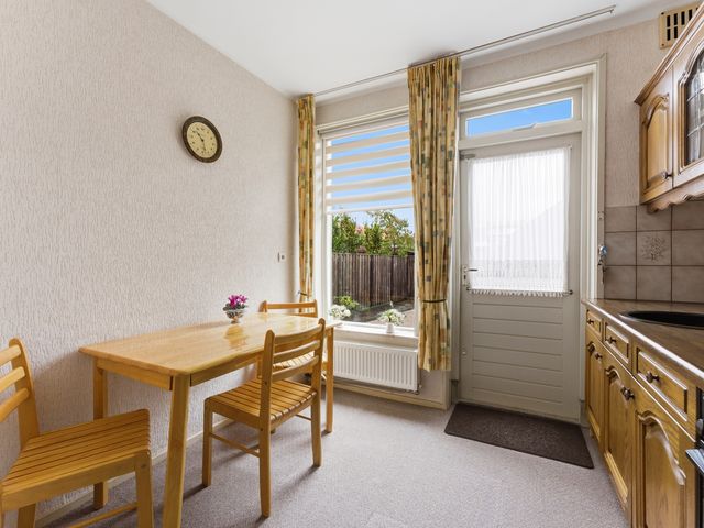 W B van der Veldenstraat 11, Alblasserdam