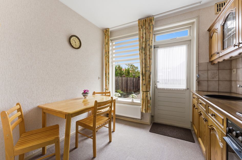 W B van der Veldenstraat 11