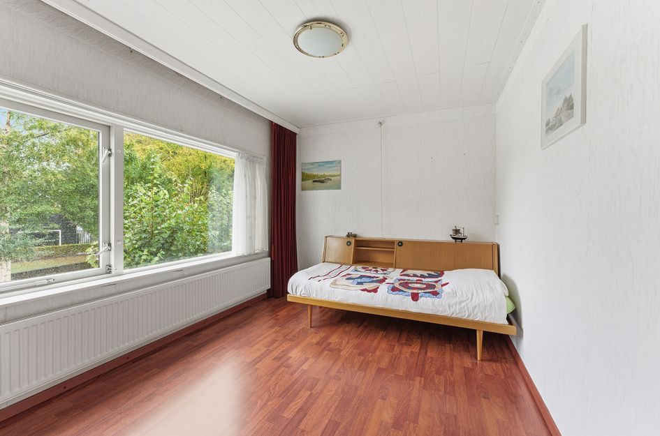 W B van der Veldenstraat 11