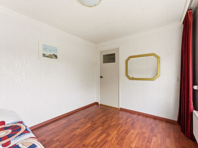 W B van der Veldenstraat 11, Alblasserdam