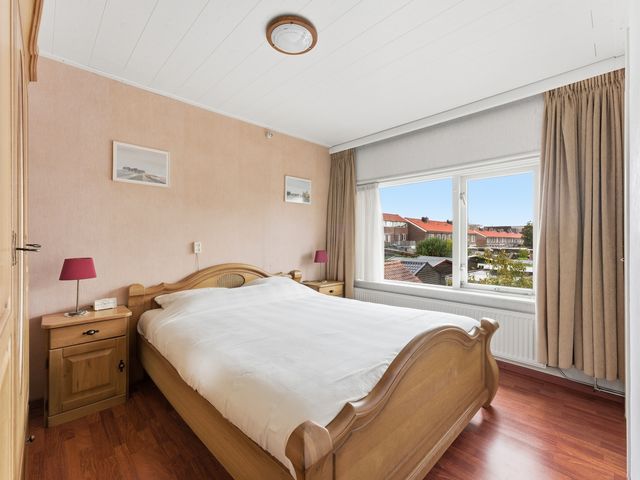 W B van der Veldenstraat 11, Alblasserdam