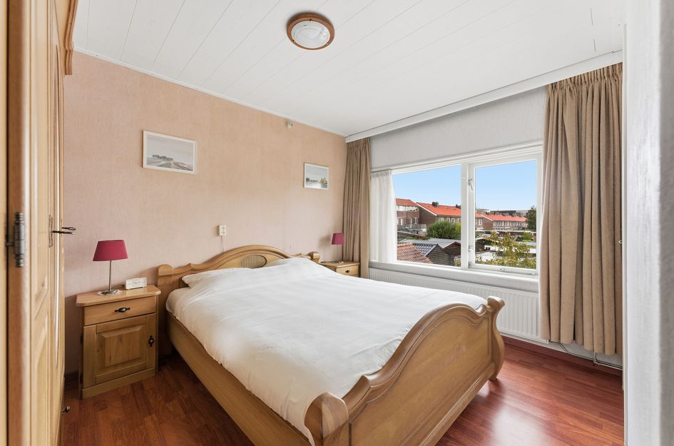 W B van der Veldenstraat 11