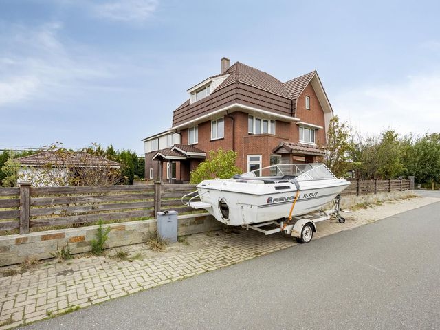 Vredebestlaan 64, Poeldijk