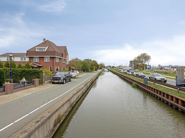 Vredebestlaan 64, Poeldijk