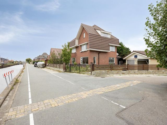 Vredebestlaan 64, Poeldijk