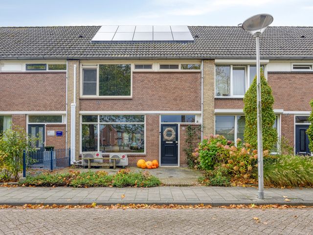 Van Brabantstraat 18, Steenbergen