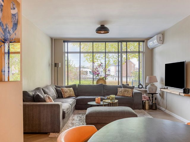 Van Brabantstraat 18, Steenbergen