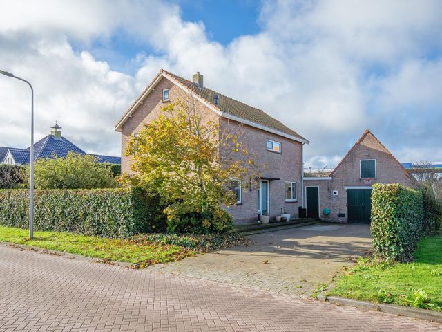 Beatrixlaan 5, Den Burg