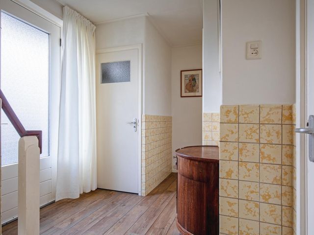 Beatrixlaan 5, Den Burg