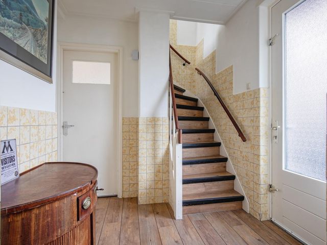 Beatrixlaan 5, Den Burg