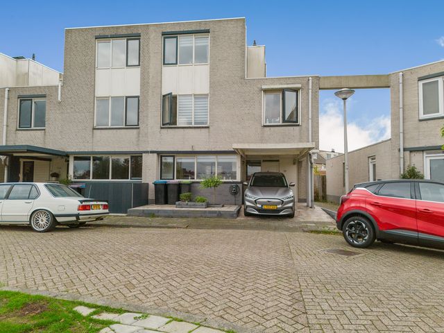 Marga Klompéstraat 75, Spijkenisse