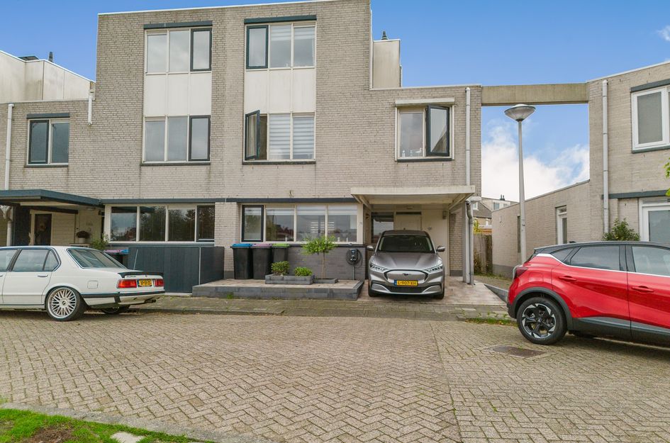 Marga Klompéstraat 75