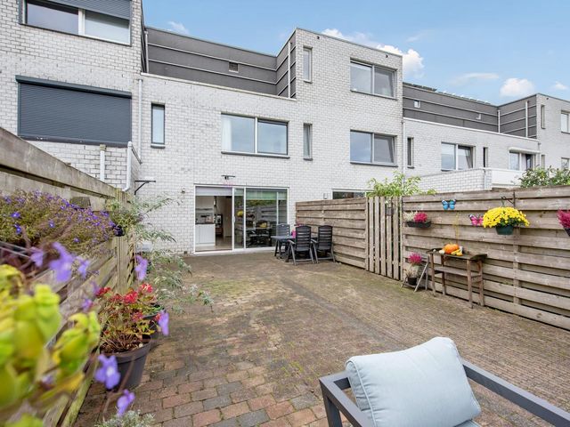 Van Rijswijckschans 97, Zoetermeer