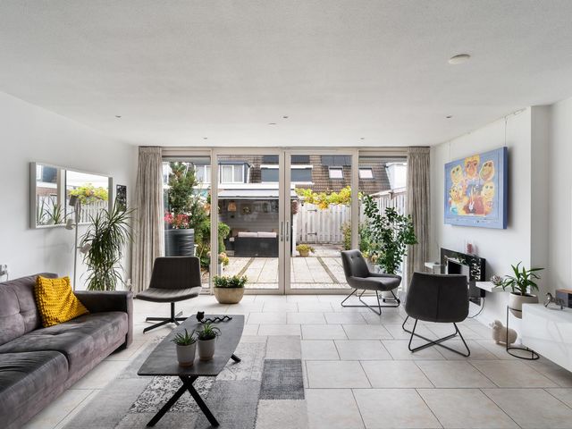 Lommerbaan 166, Zoetermeer