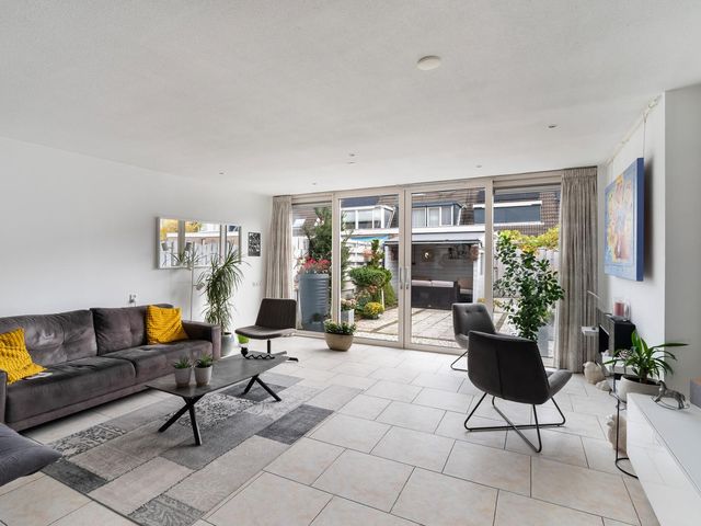 Lommerbaan 166, Zoetermeer