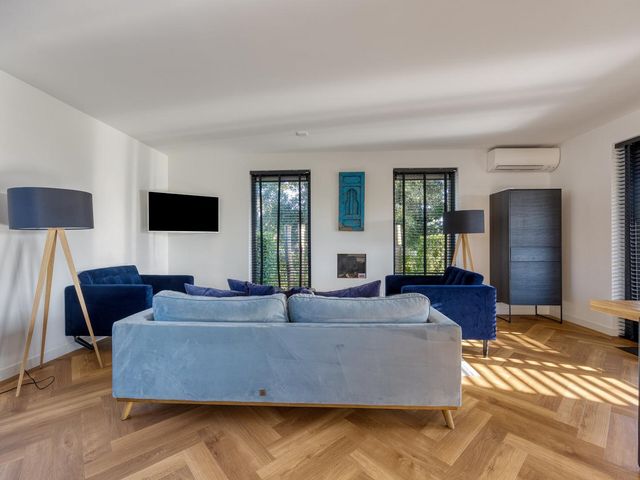 Oesterdam 91, Tholen