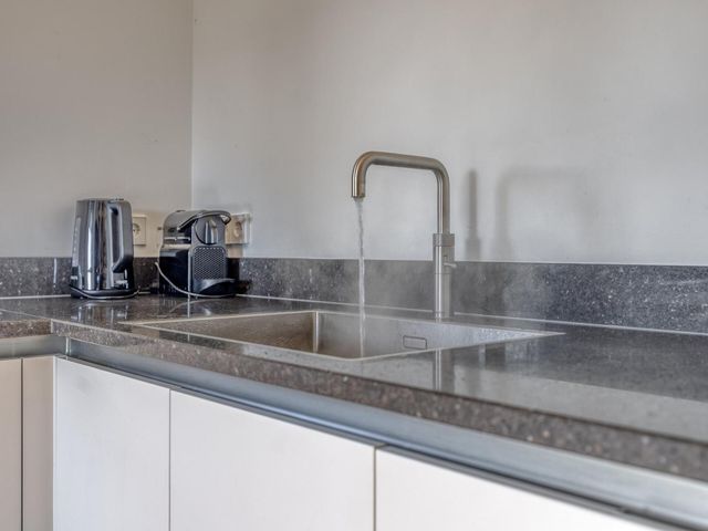 Oesterdam 91, Tholen