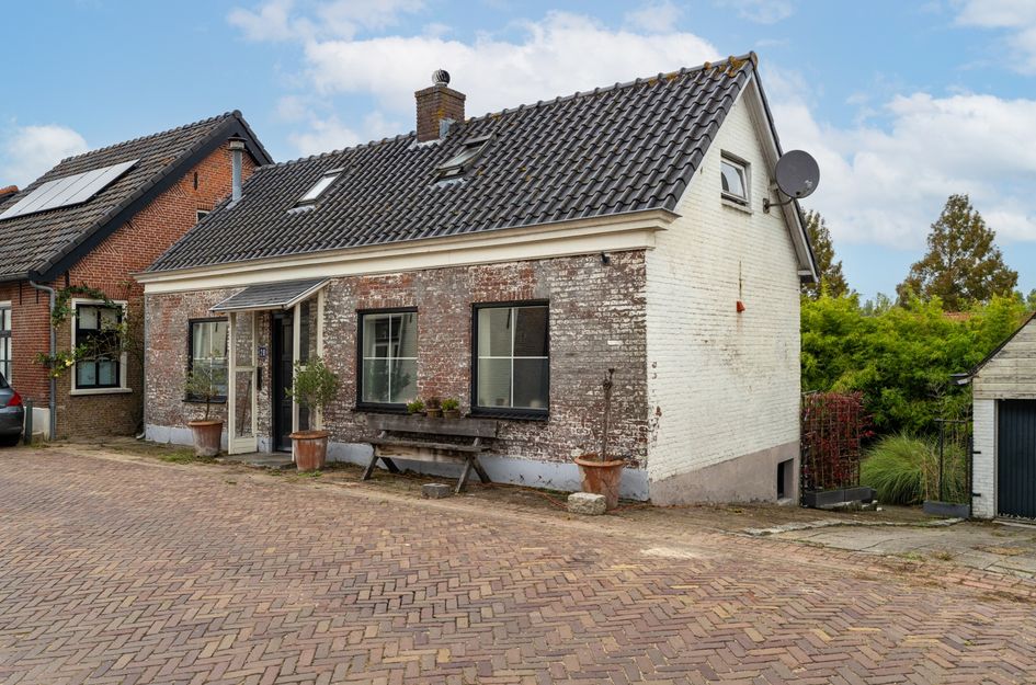 Dorpsstraat 28
