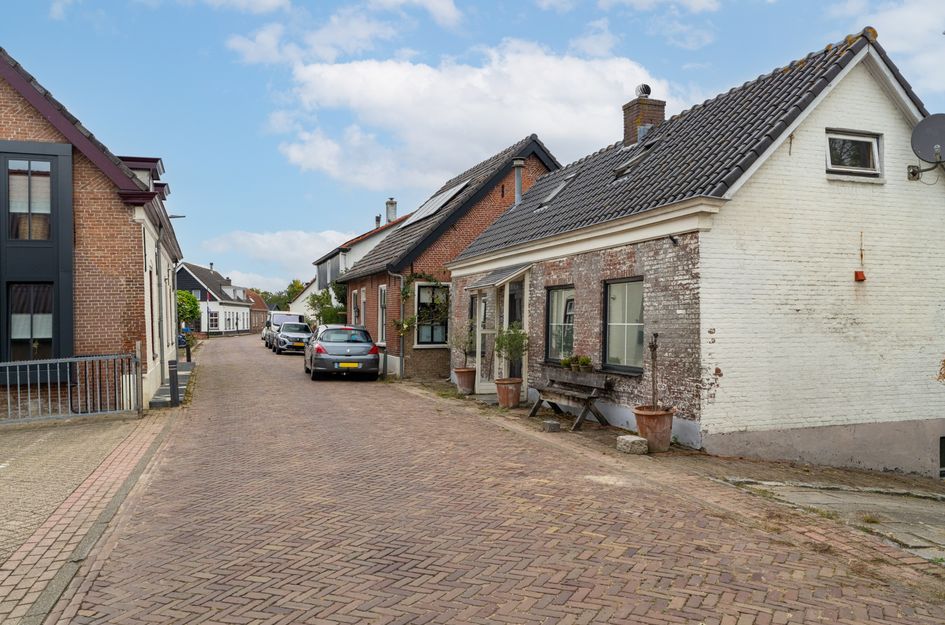 Dorpsstraat 28