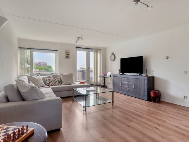 Snoekbaarssingel 83, Den Haag