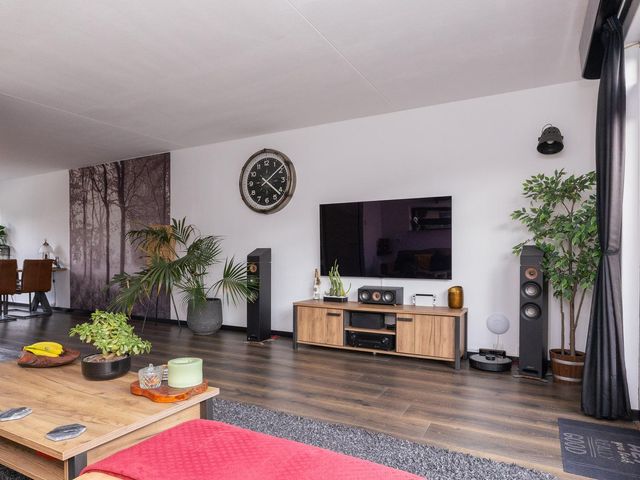 Bertus Aafjeshof 143, Hoorn