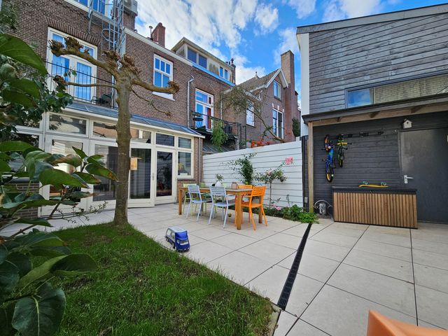 Eerste Emmastraat 12, Haarlem