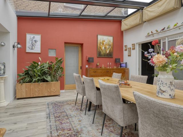 Travertijndijk 37, Roosendaal